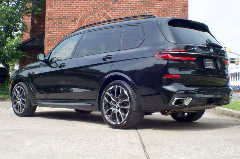 Used 2023 BMW X7 xDrive40i AWD/4WD image 7