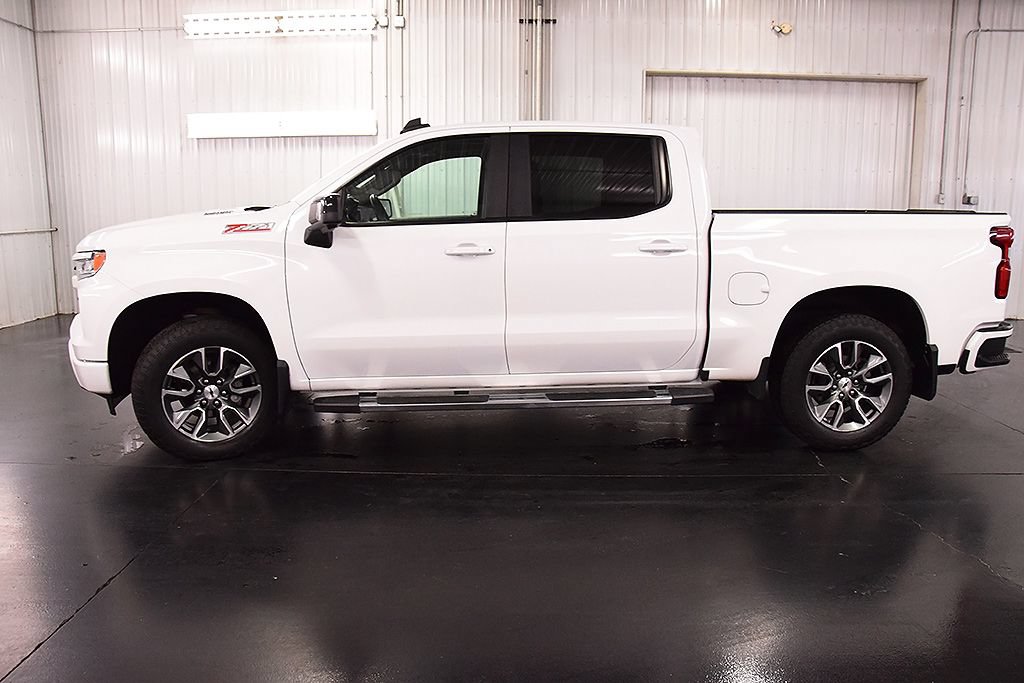 Used 2024 Chevrolet Silverado 1500 RST AWD/4WD image 4