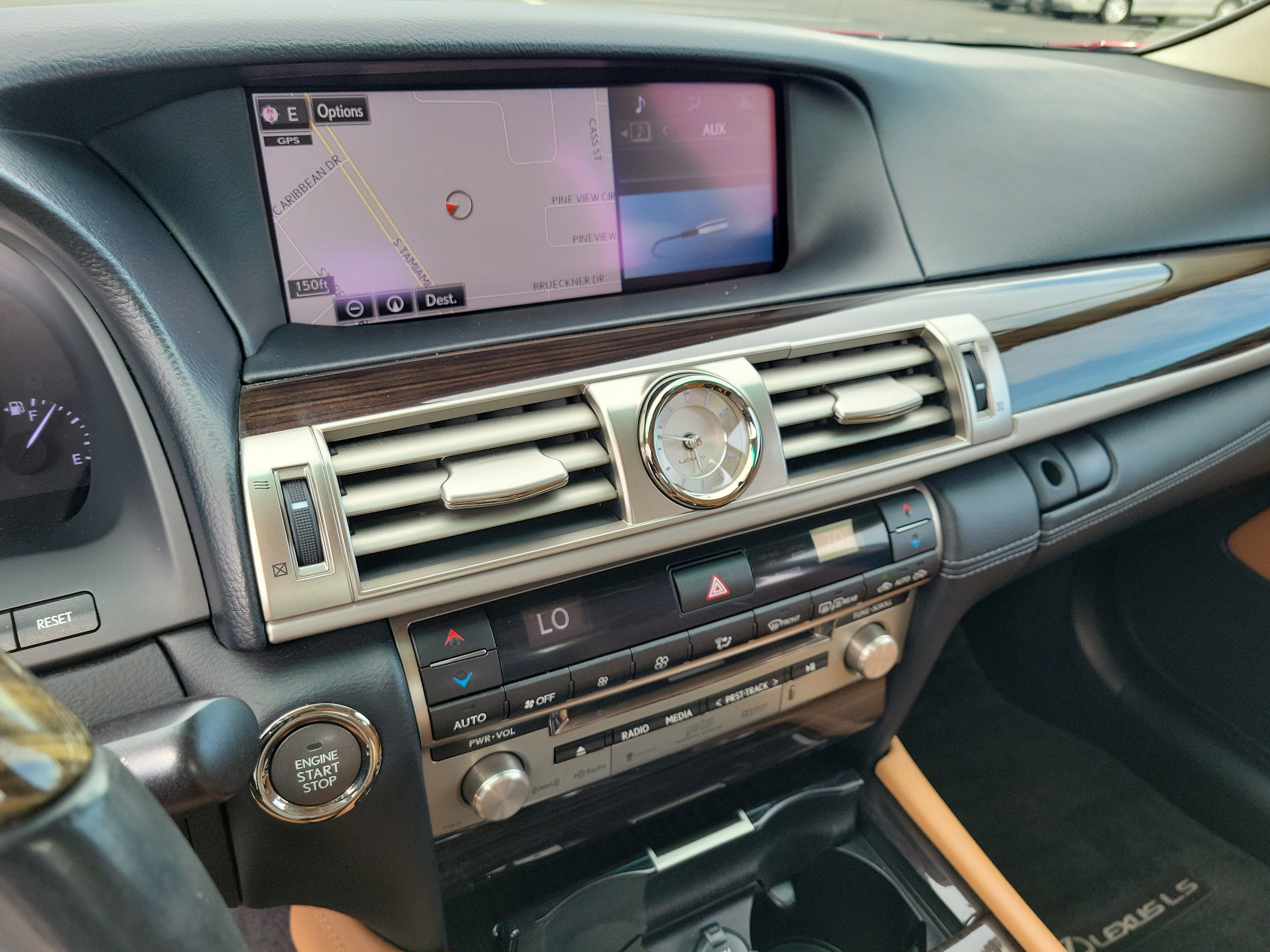 Used 2015 Lexus LS 460 w/ Comfort Package RWD image 29