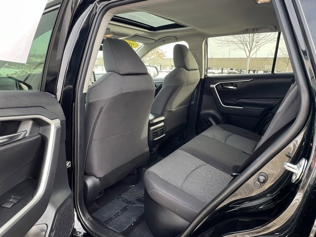 Used 2020 Toyota RAV4 XLE image 31