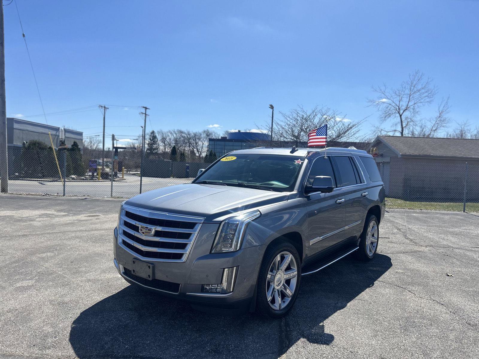 Used 2018 Cadillac Escalade Luxury AWD/4WD image 1
