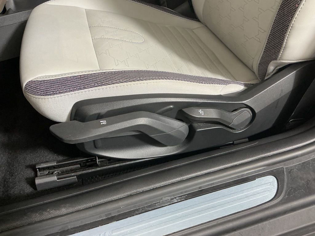 Certified 2025 MINI Cooper S image 23