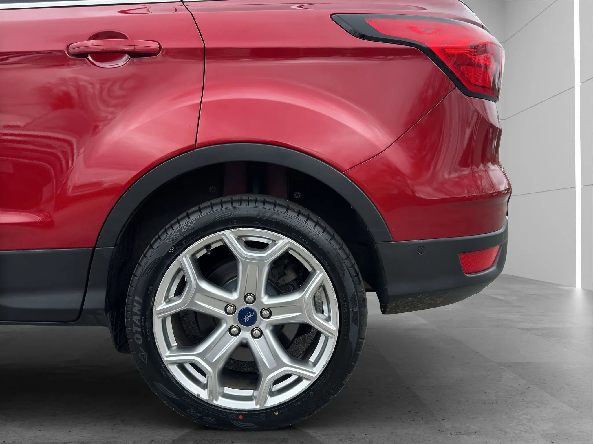 Used 2019 Ford Escape Titanium AWD/4WD image 22