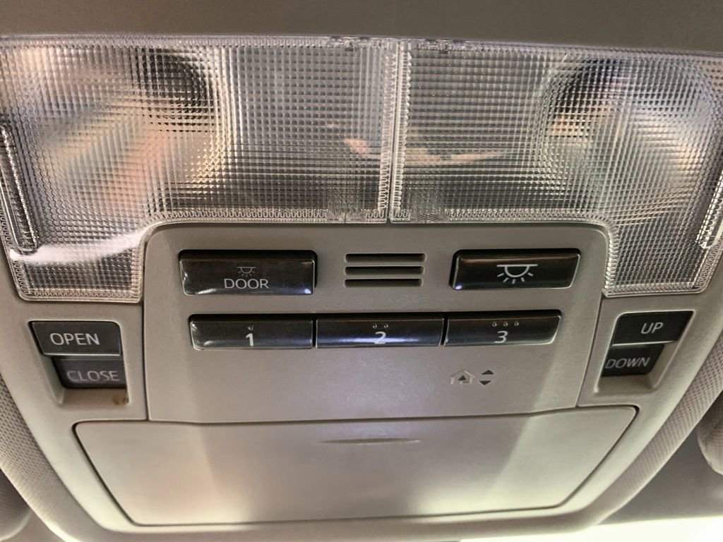 Used 2018 Toyota Highlander XLE AWD/4WD image 25