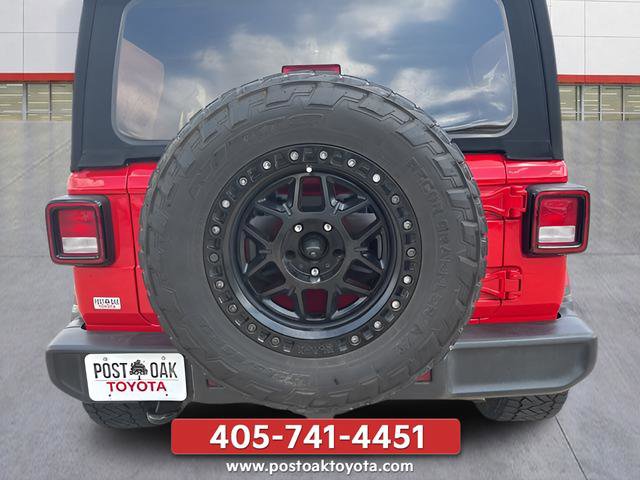 Used 2022 Jeep Wrangler Unlimited Sahara AWD/4WD image 12