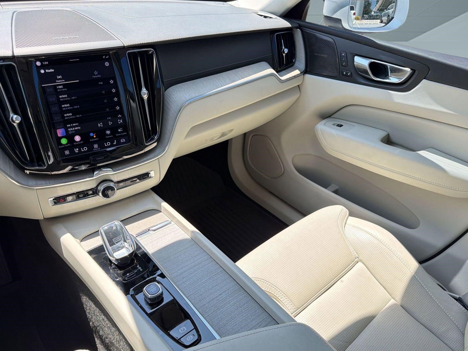 Used 2023 Volvo XC60 B5 Ultimate w/ Climate Package image 27