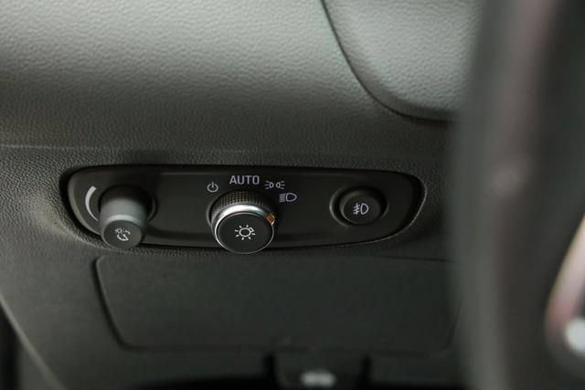 Used 2021 Buick Encore GX Select w/ Sport Touring Package FWD image 25