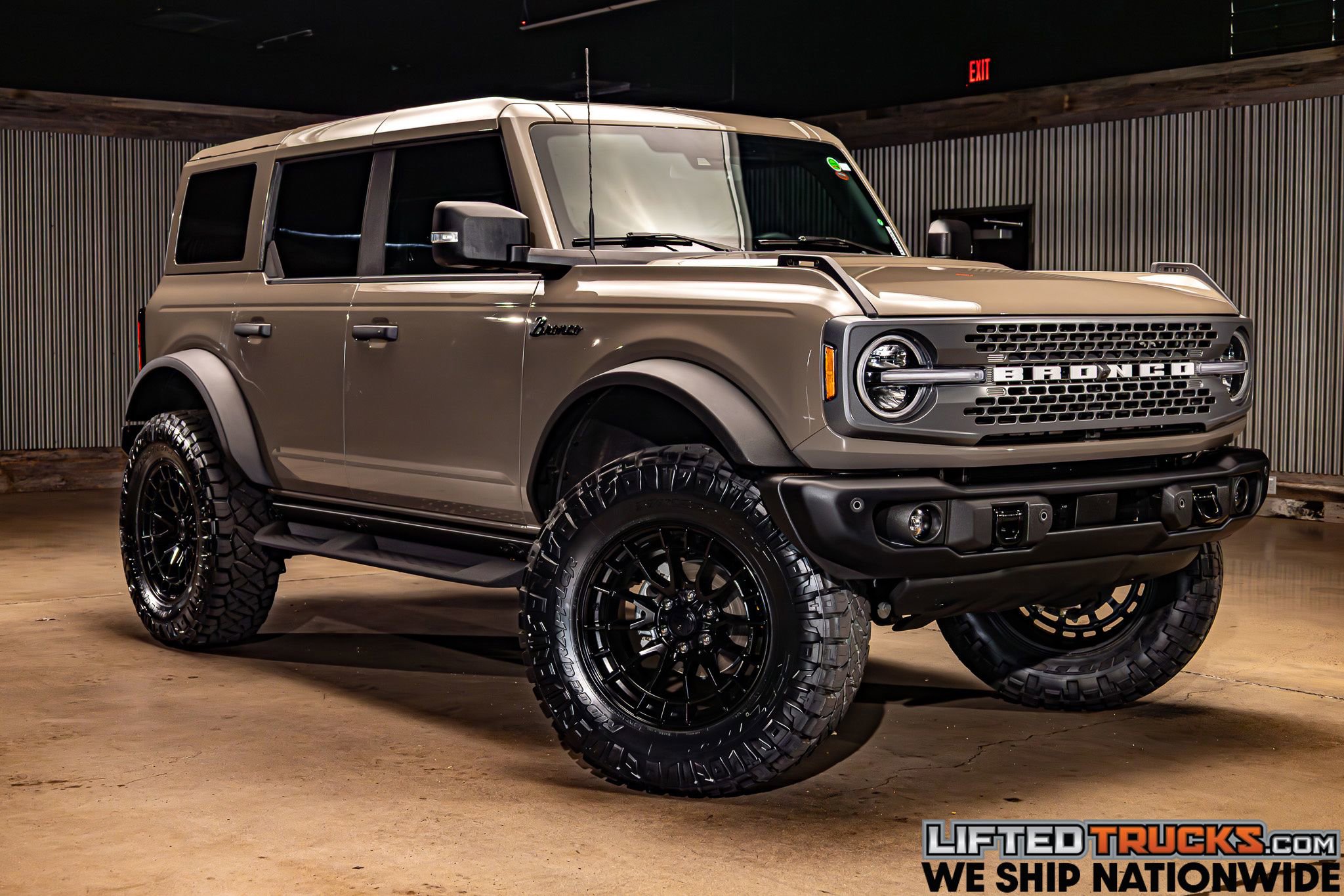 Used 2025 Ford Bronco Badlands AWD/4WD image 1