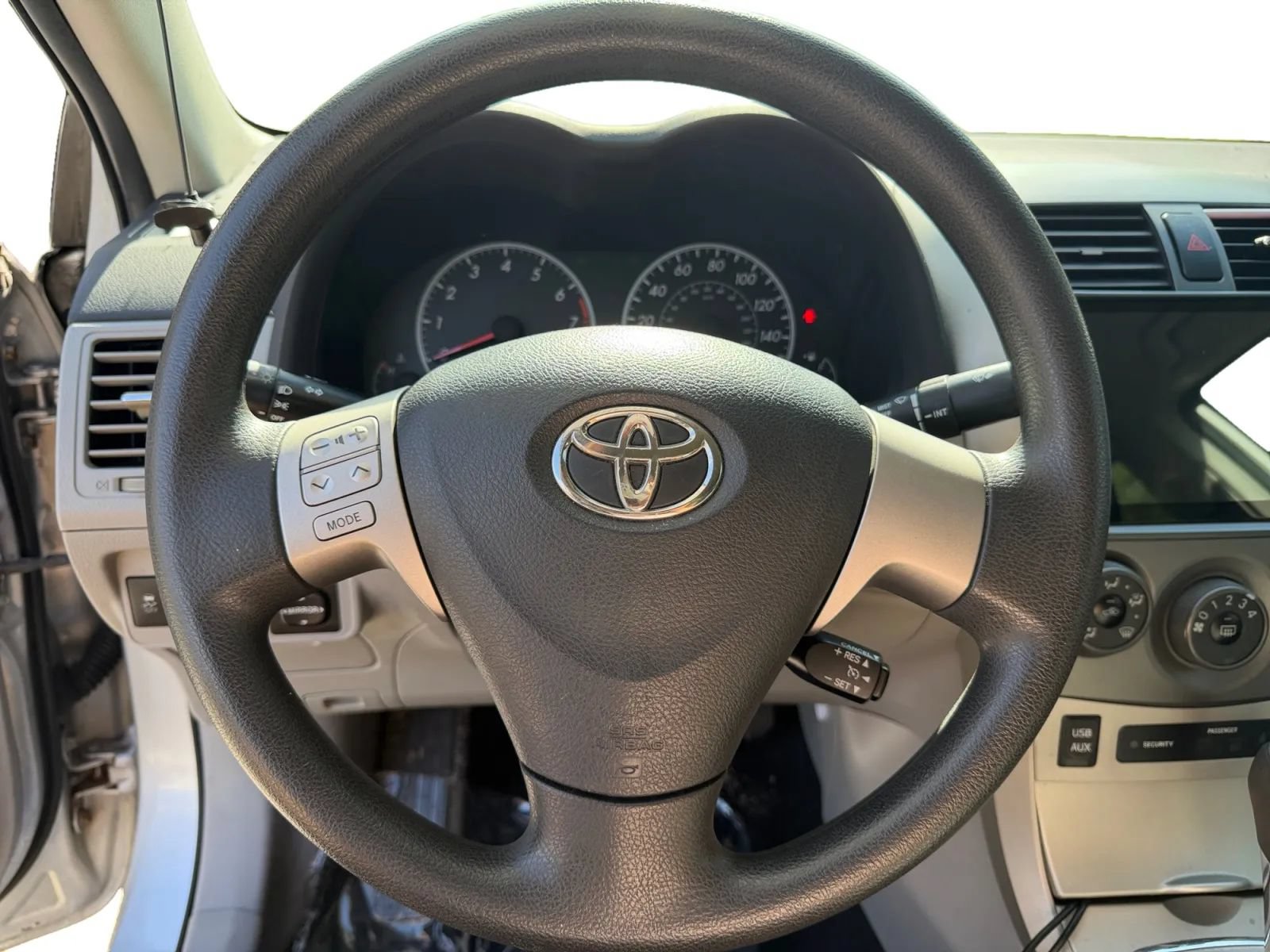 Used 2012 Toyota Corolla LE FWD image 11