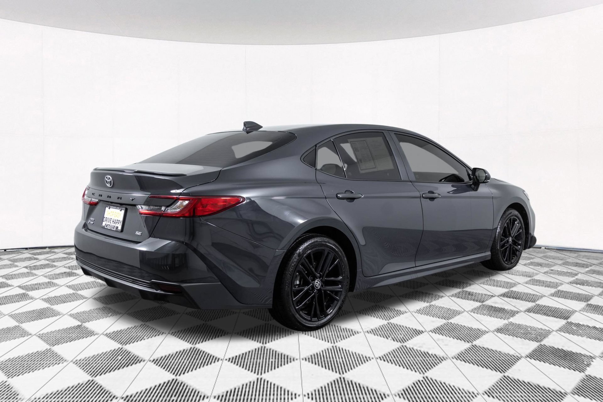 Used 2025 Toyota Camry SE AWD/4WD image 19