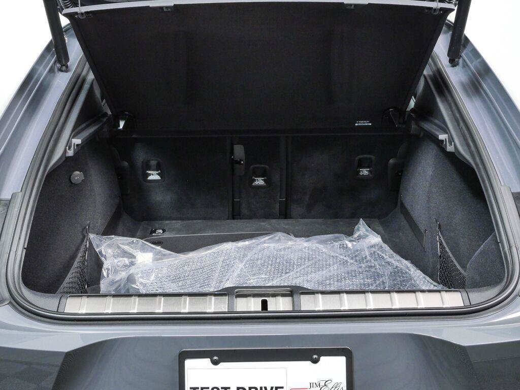 New 2026 Porsche Panamera image 31