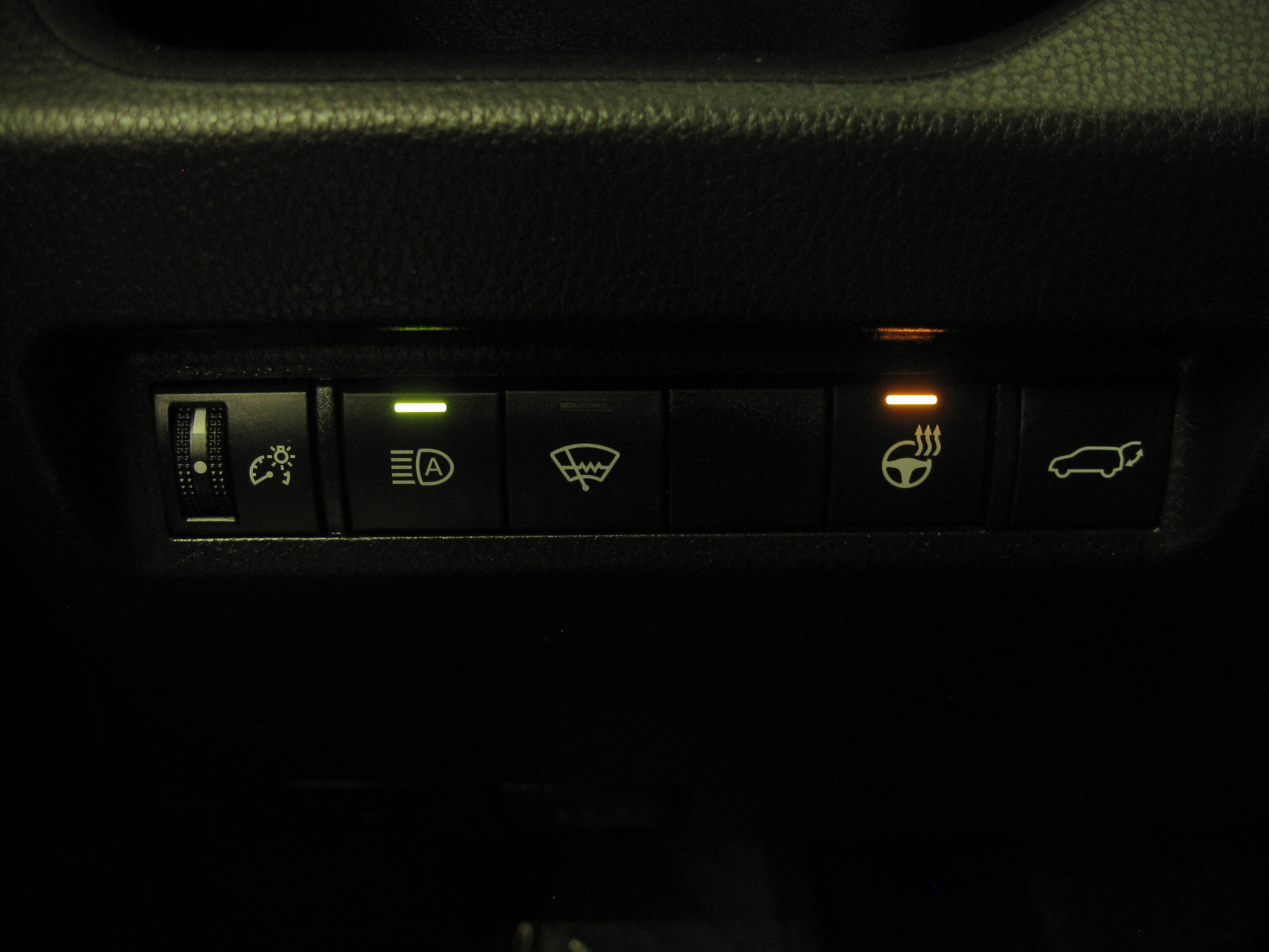 Certified 2021 Toyota RAV4 XLE Premium image 18