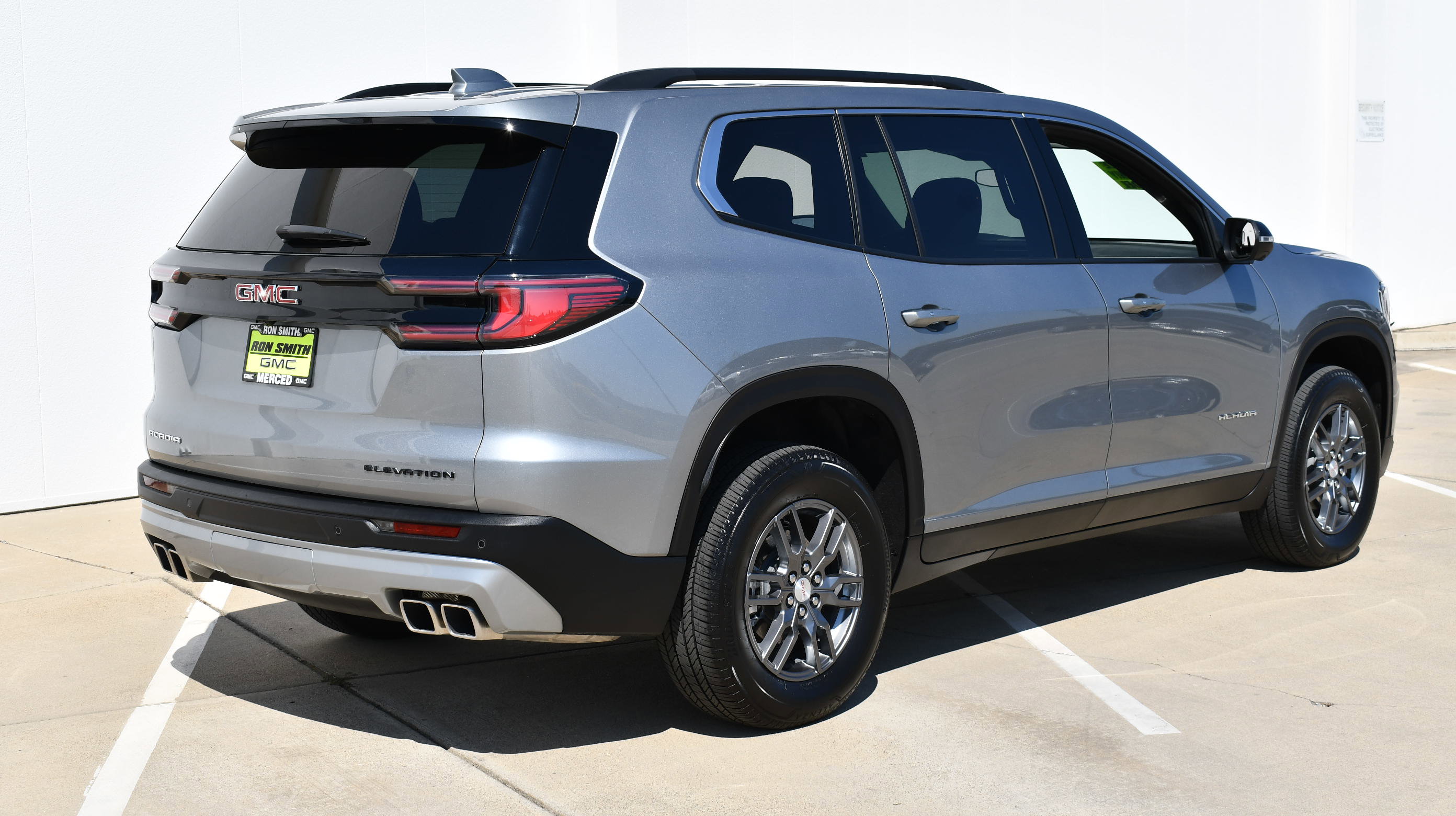 Used 2025 GMC Acadia Elevation FWD image 6