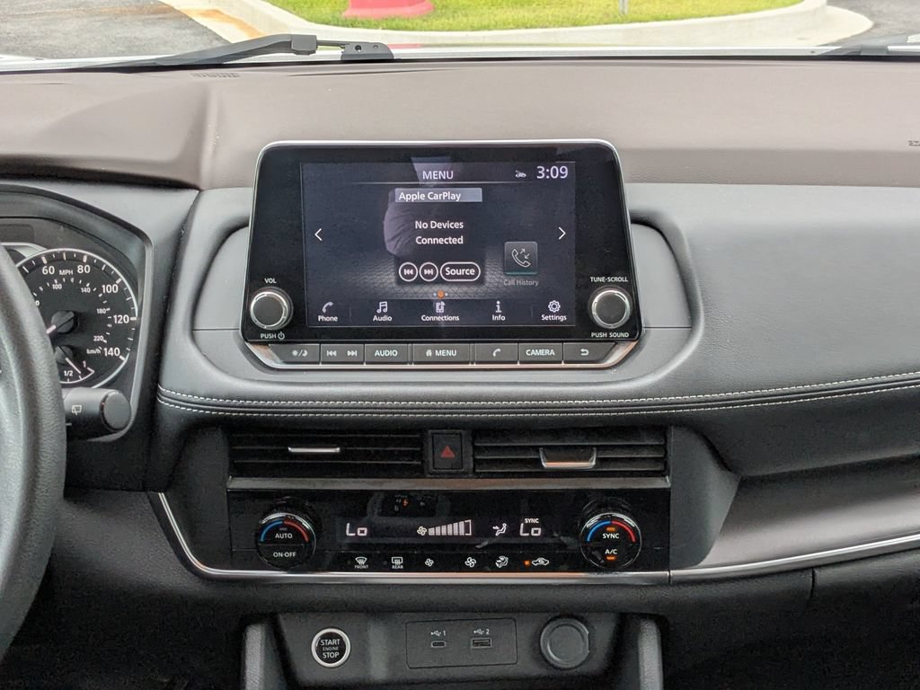 Used 2023 Nissan Rogue SV FWD image 18