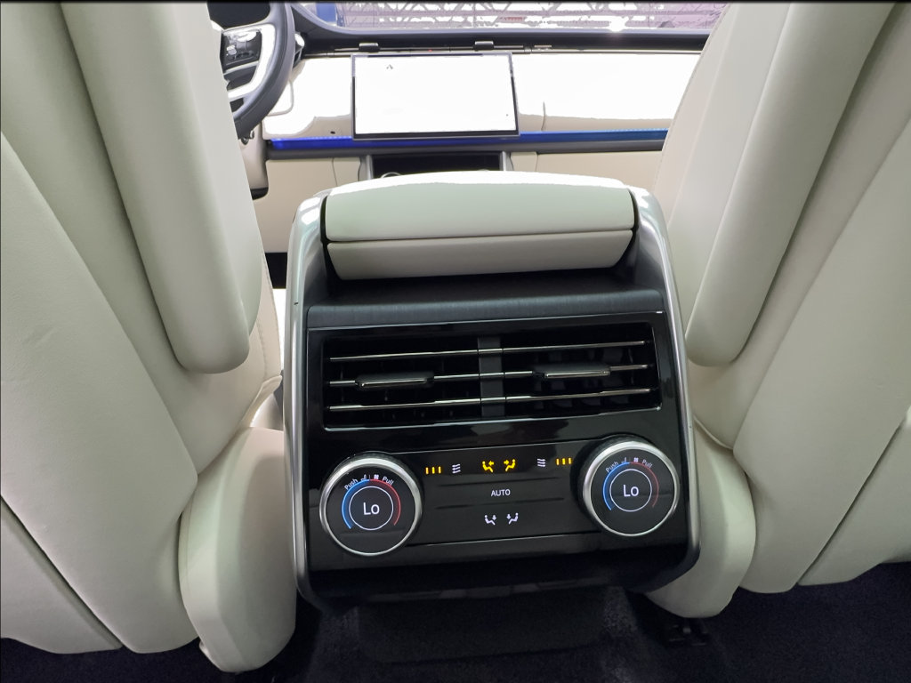 Used 2023 Land Rover Range Rover SE AWD/4WD image 42