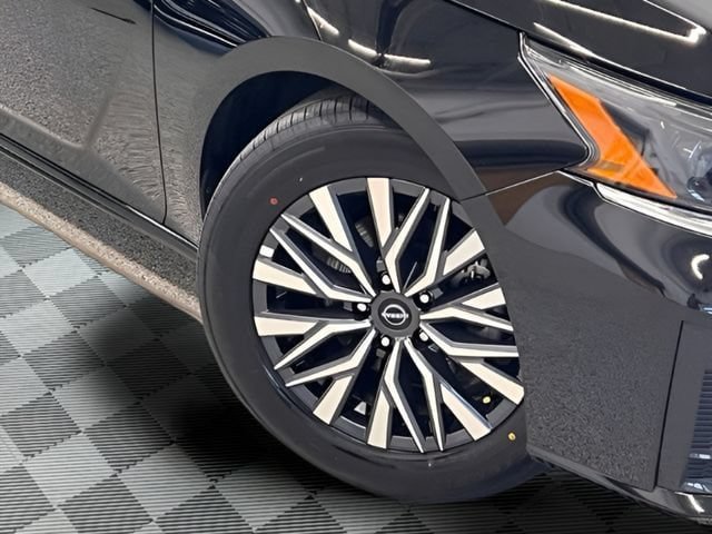 Used 2025 Nissan Altima 2.5 SV FWD image 20