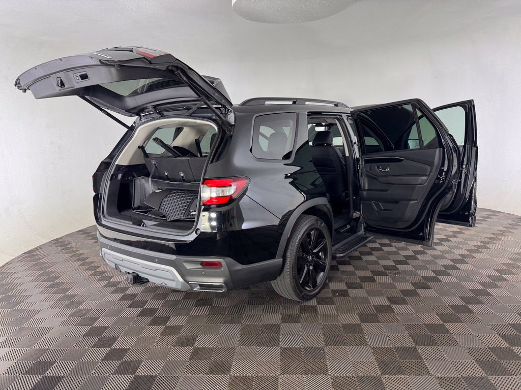 Certified 2024 Honda Pilot Touring image 13