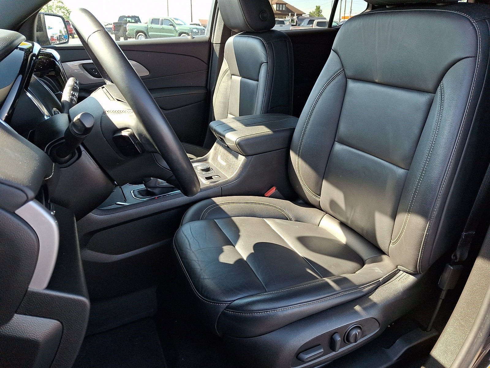 Used 2023 Chevrolet Traverse LT AWD/4WD image 15