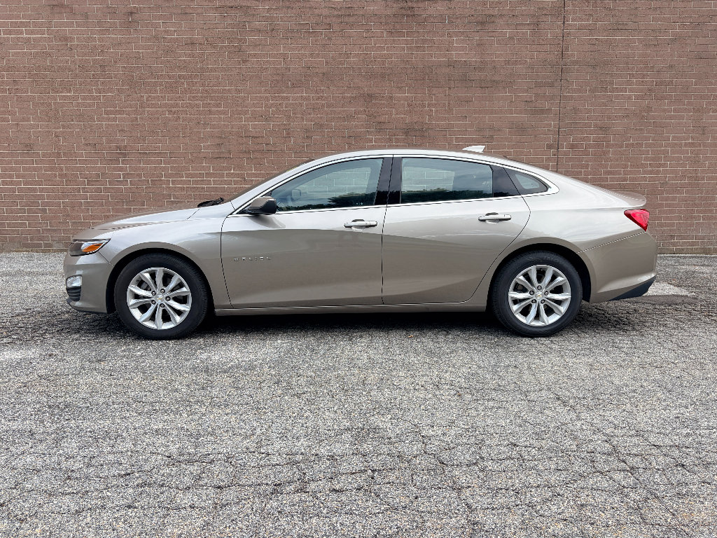 Used 2023 Chevrolet Malibu LT FWD image 2