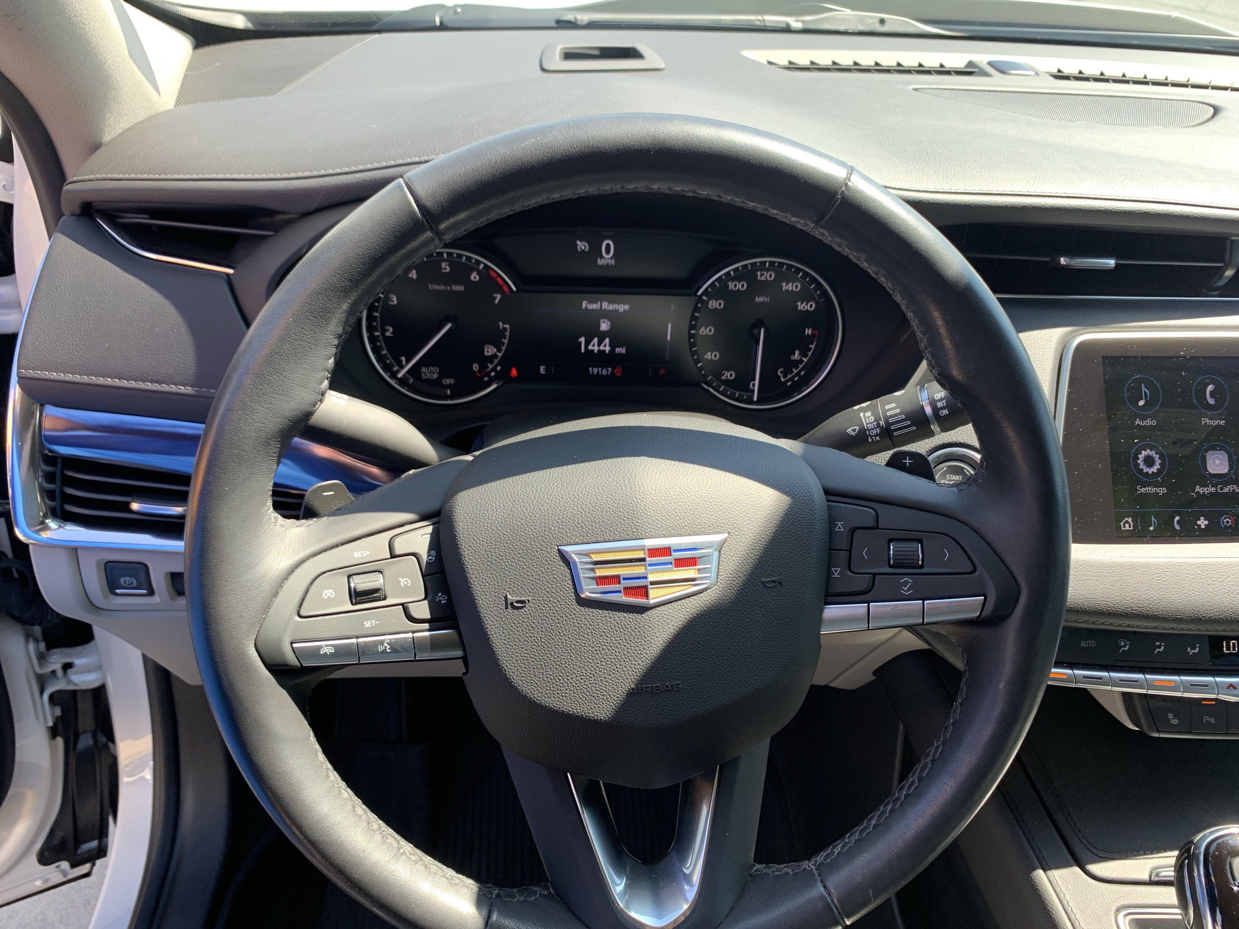 Used 2023 Cadillac XT4 Luxury w/ Cold Weather Package FWD image 18