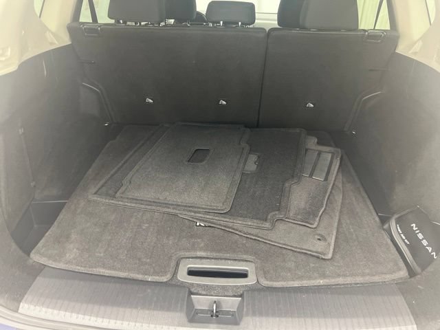 Used 2026 Nissan Rogue SV AWD/4WD image 9