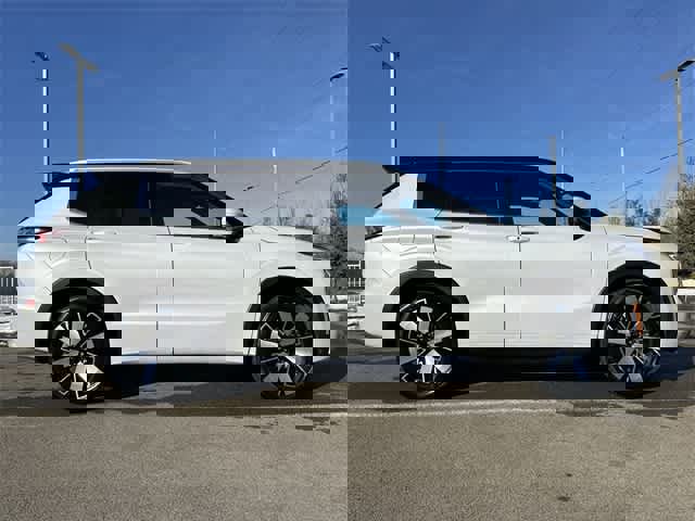 Used 2025 Mitsubishi Outlander GT image 3