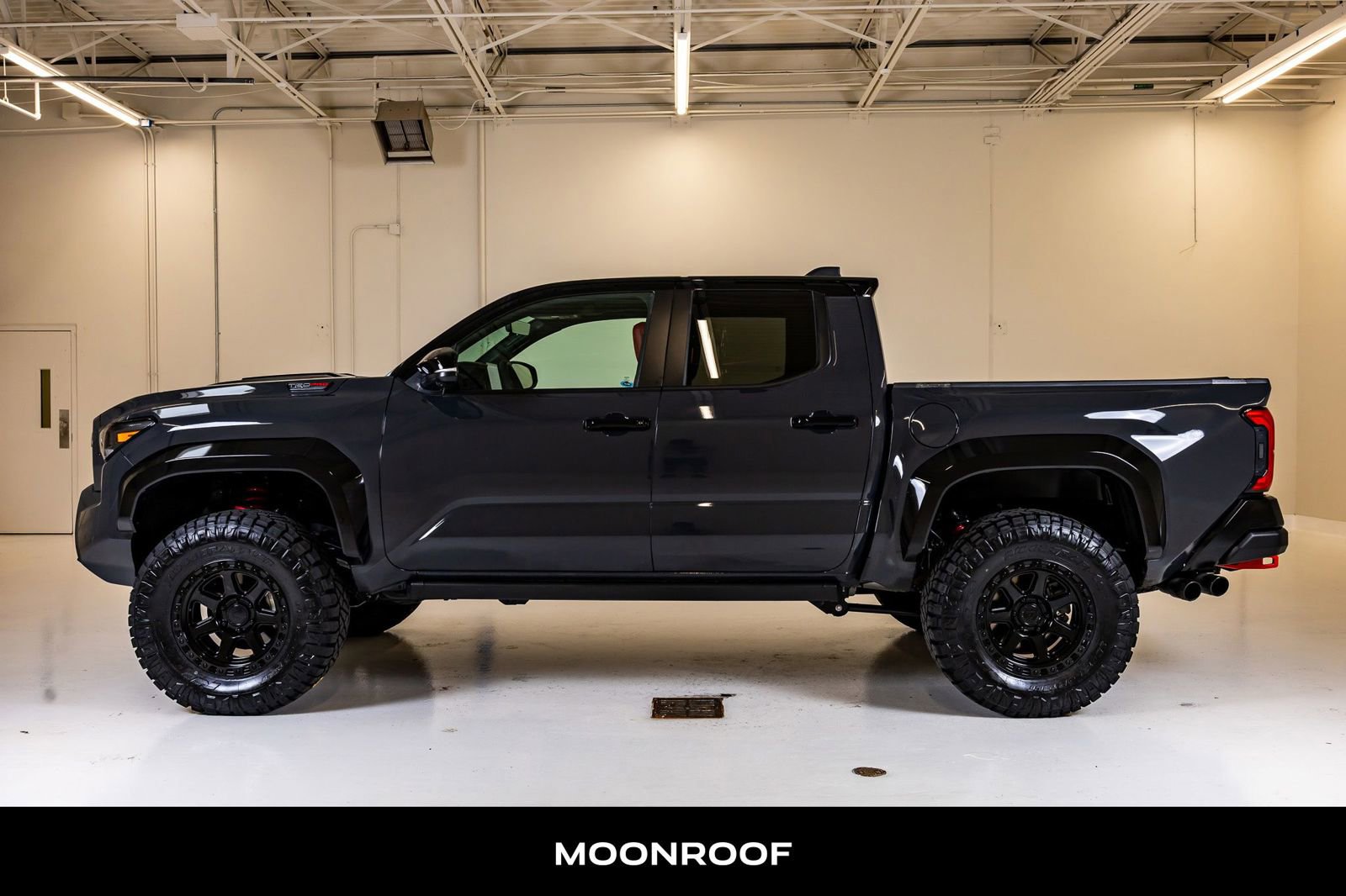 Used 2025 Toyota Tacoma TRD Pro AWD/4WD image 6