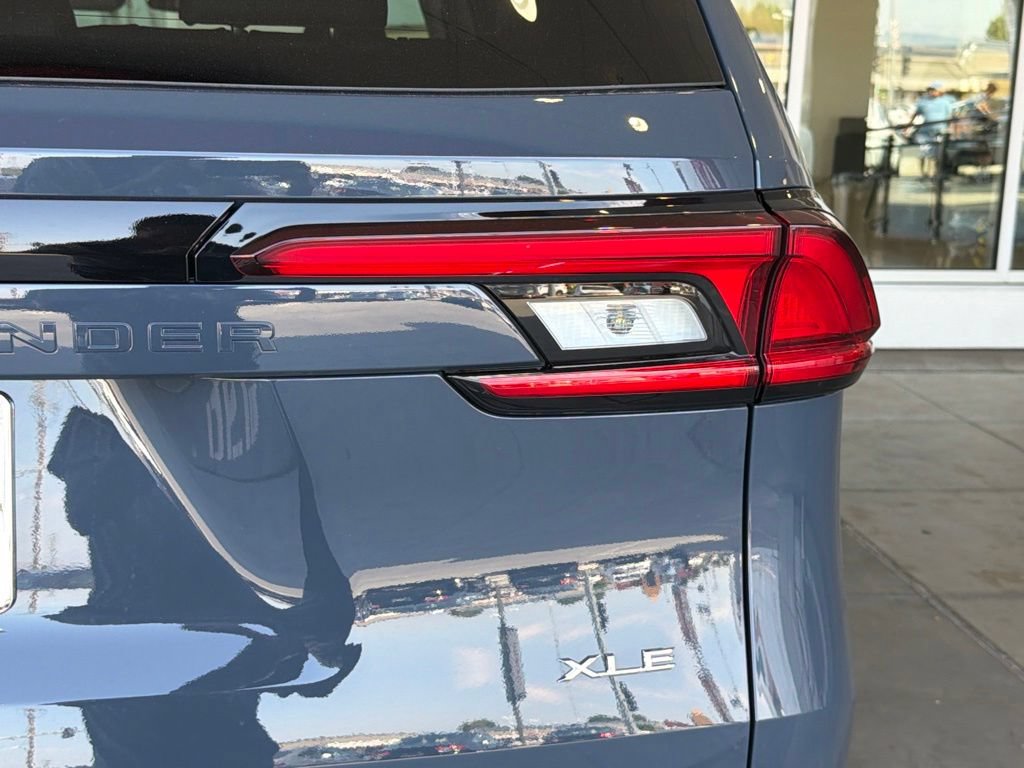 New 2026 Toyota Grand Highlander XLE FWD image 12