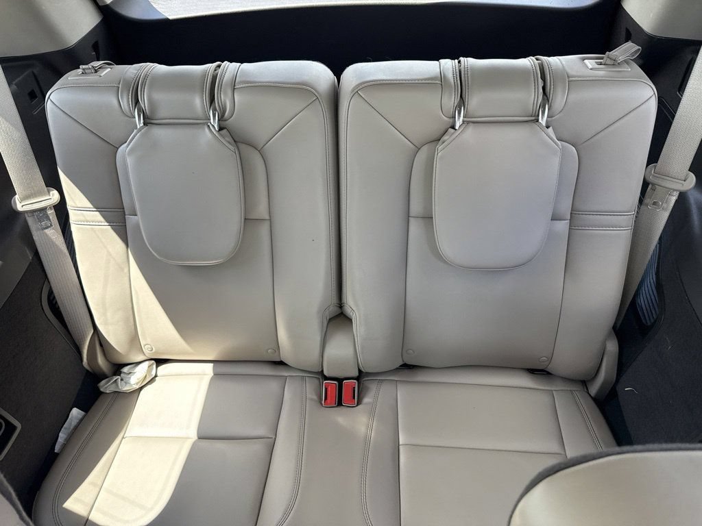 Certified 2023 Lincoln Aviator 2WD w/ Premium Package image 16