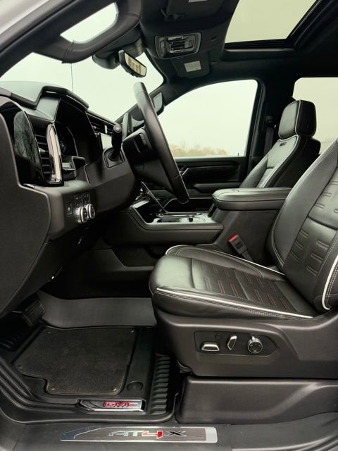 Used 2025 GMC Sierra 2500 AT4X image 18