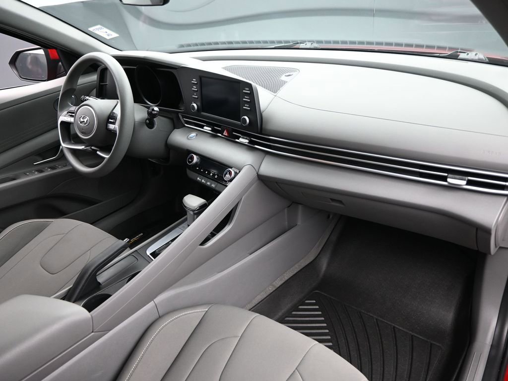 Used 2023 Hyundai Elantra SEL w/ Cargo Package image 28