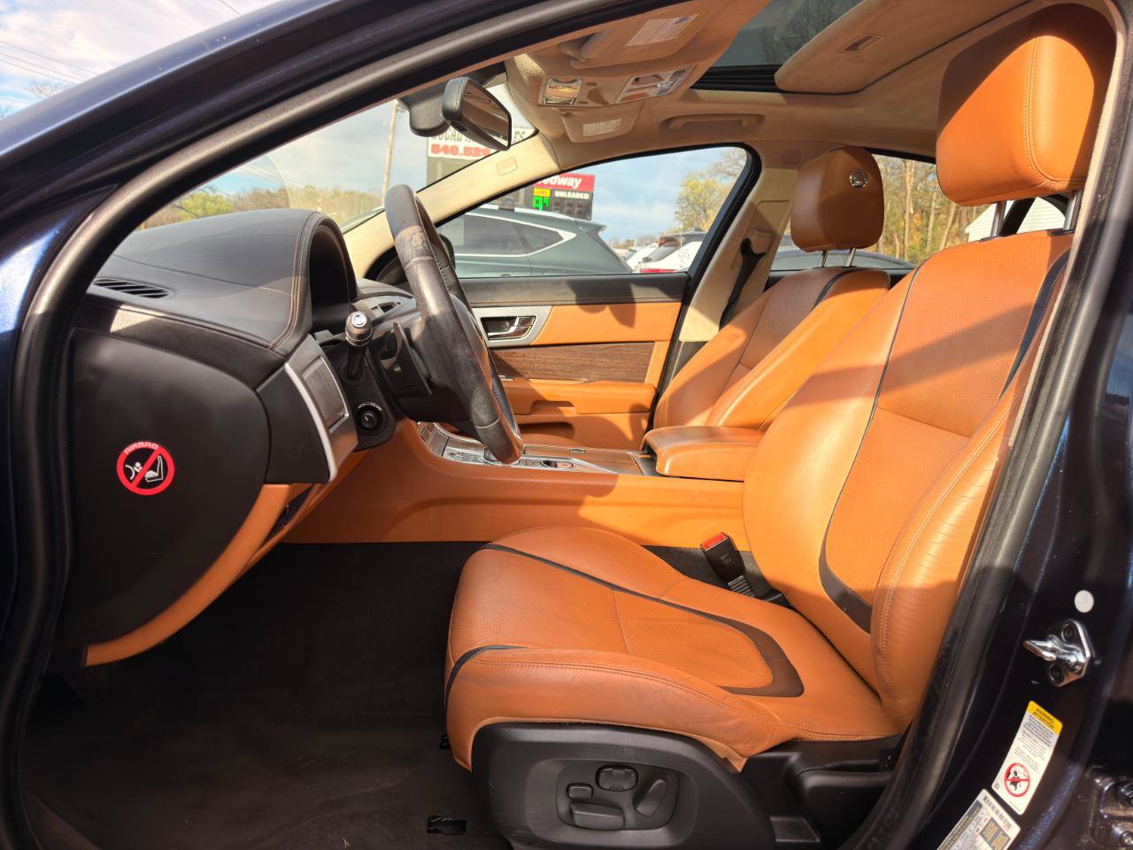Used 2015 Jaguar XF Portfolio AWD/4WD image 9