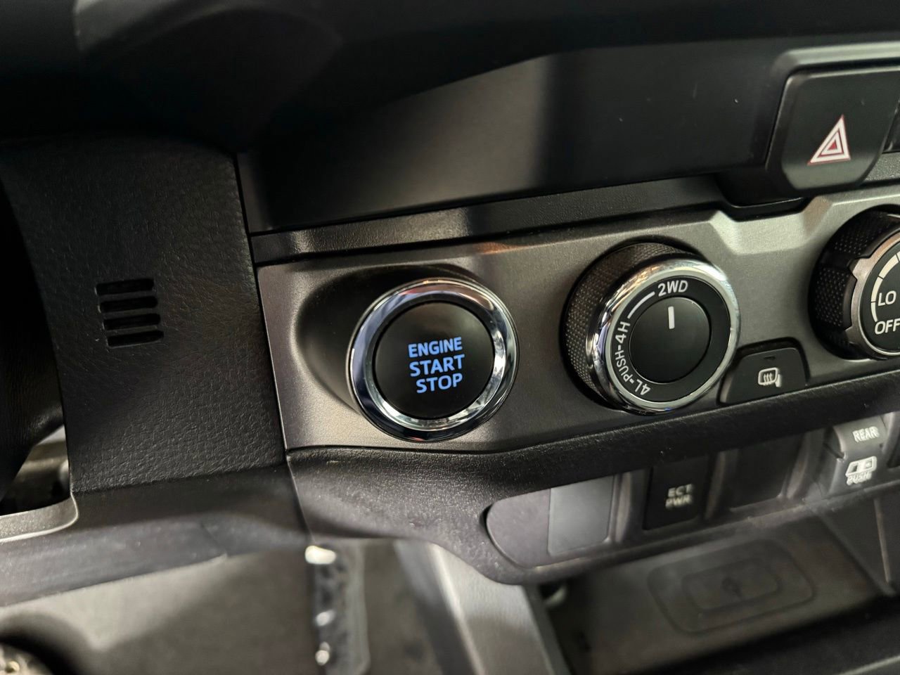 Used 2019 Toyota Tacoma TRD Off-Road AWD/4WD image 21