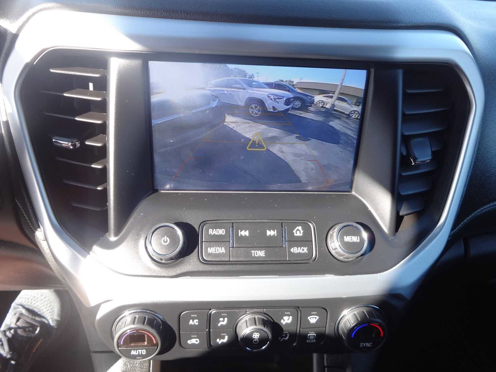 Used 2019 GMC Acadia SLT image 16