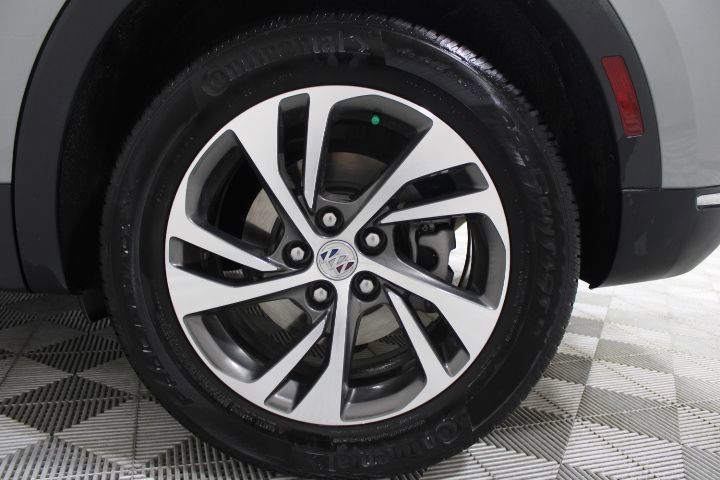 Used 2023 Buick Envision Essence image 46