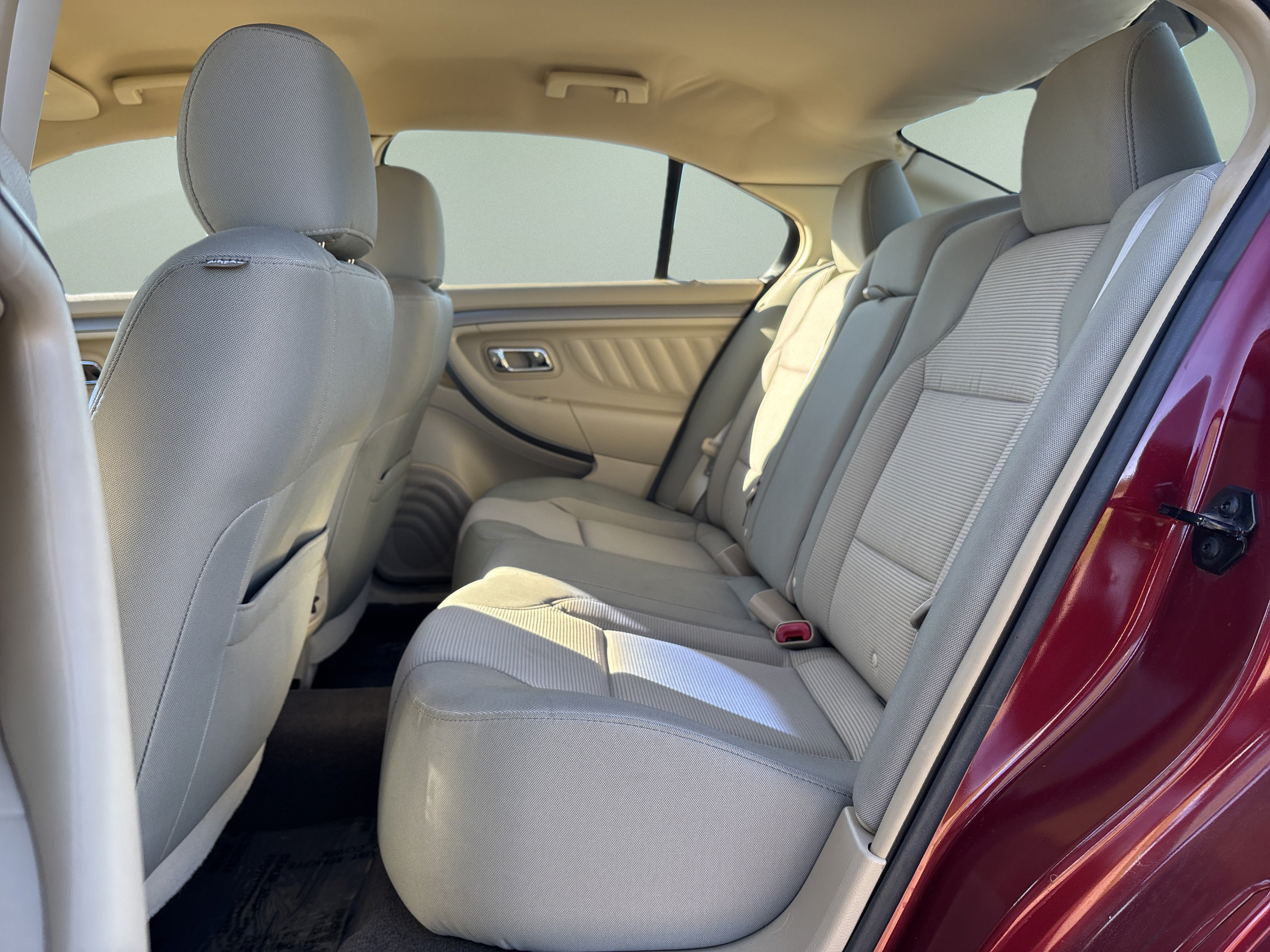 Used 2013 Ford Taurus SEL FWD image 21