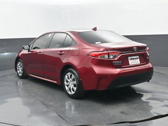 Used 2025 Toyota Corolla LE image 3