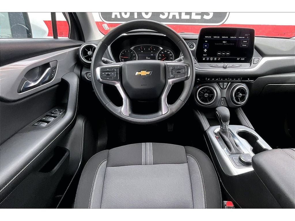 Used 2025 Chevrolet Blazer LT AWD/4WD image 6