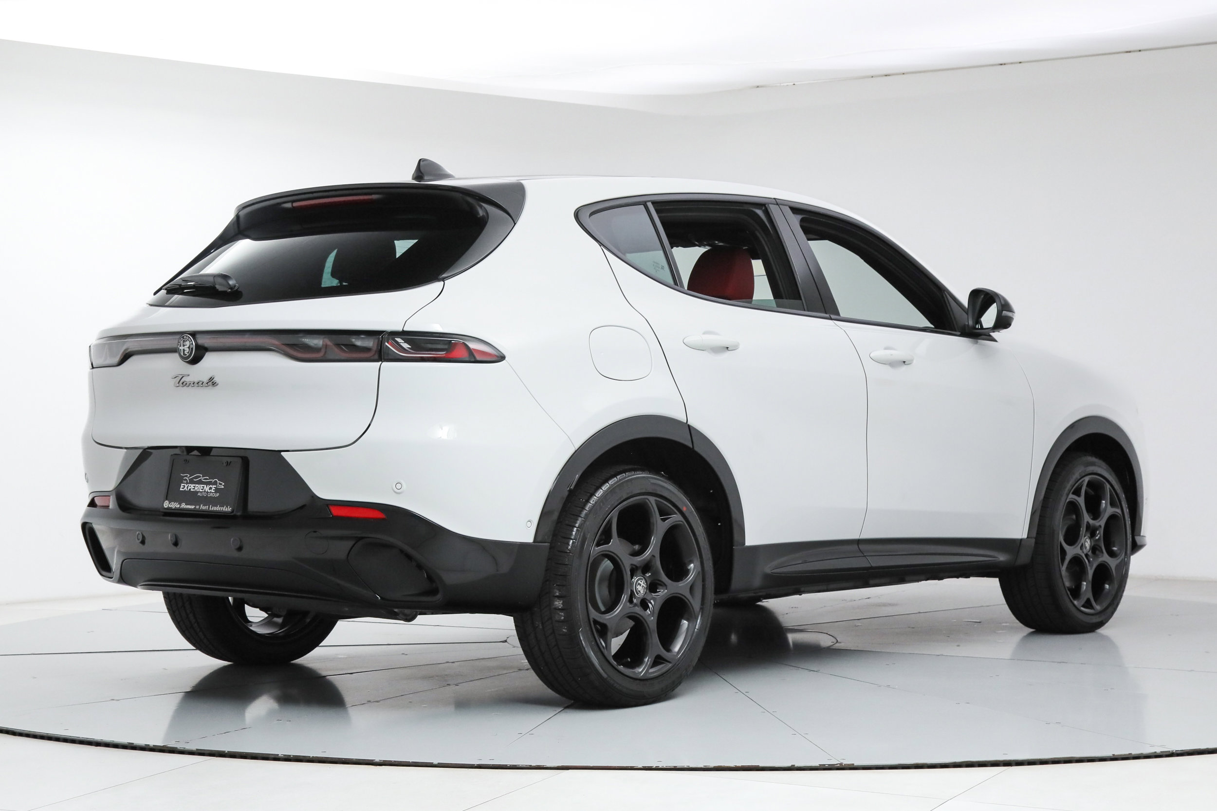 New 2026 Alfa Romeo Tonale Sprint w/ Red Premium Package image 5