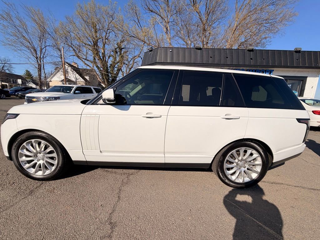 Used 2018 Land Rover Range Rover HSE image 5