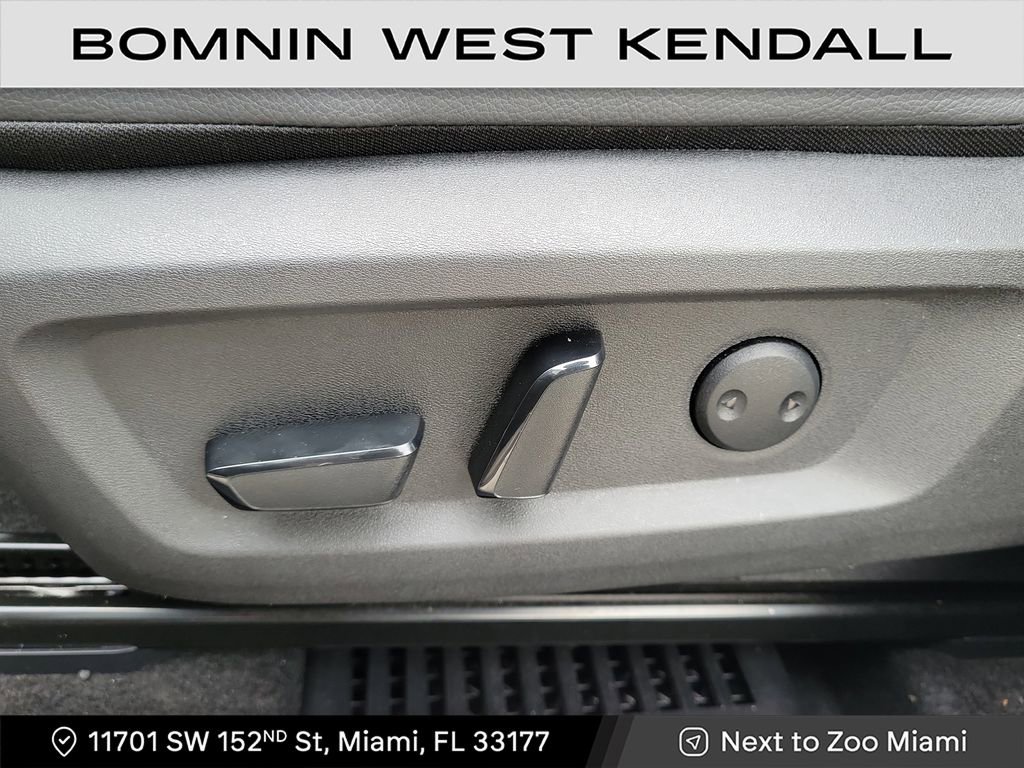 Used 2021 Nissan Rogue SL w/ Premium Package image 10