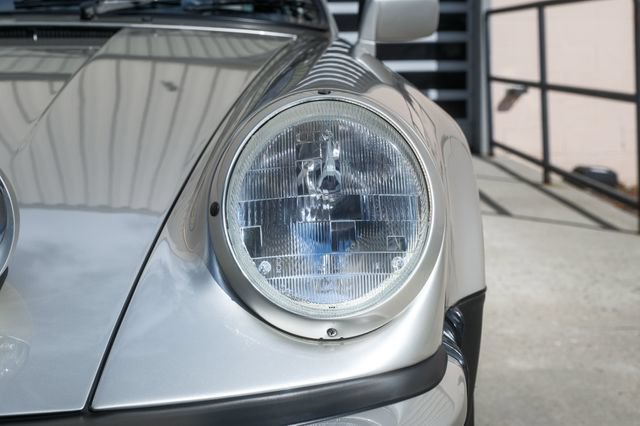 Used 1989 Porsche 911 Carrera RWD image 20