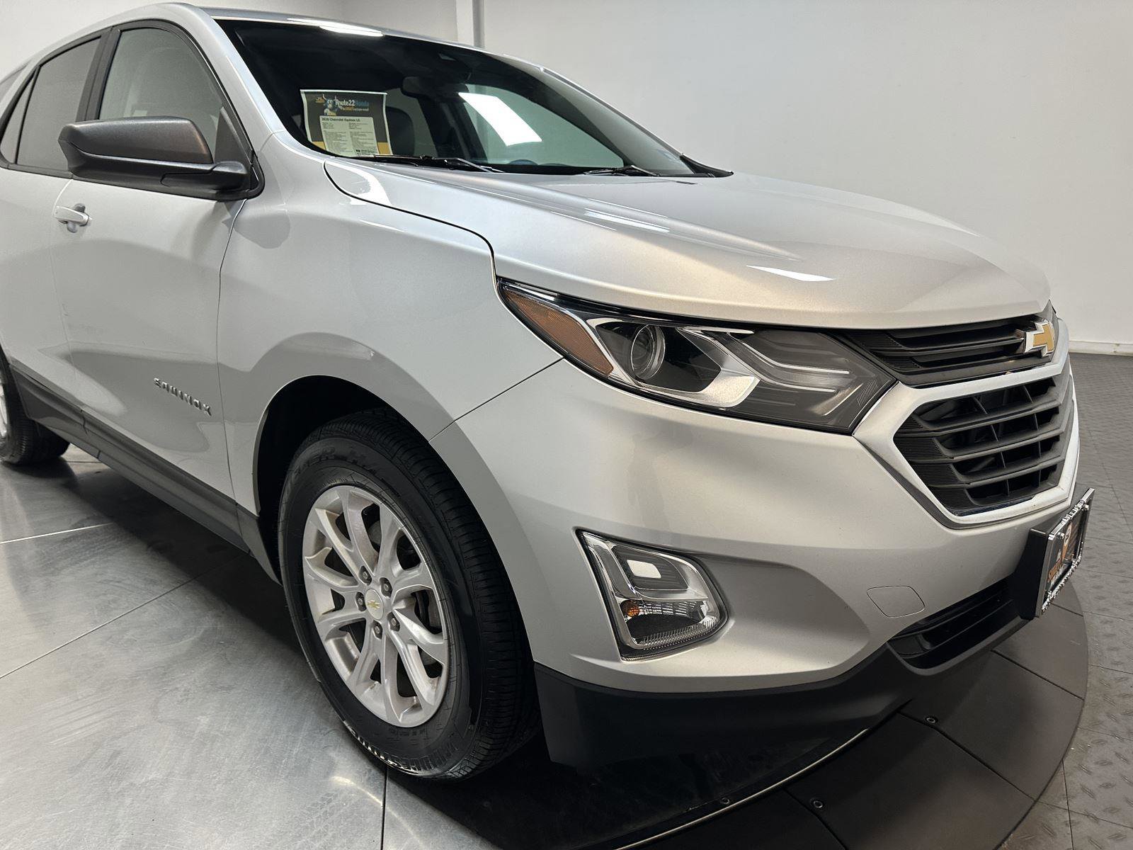 Used 2020 Chevrolet Equinox LS w/ LS Convenience Package image 3