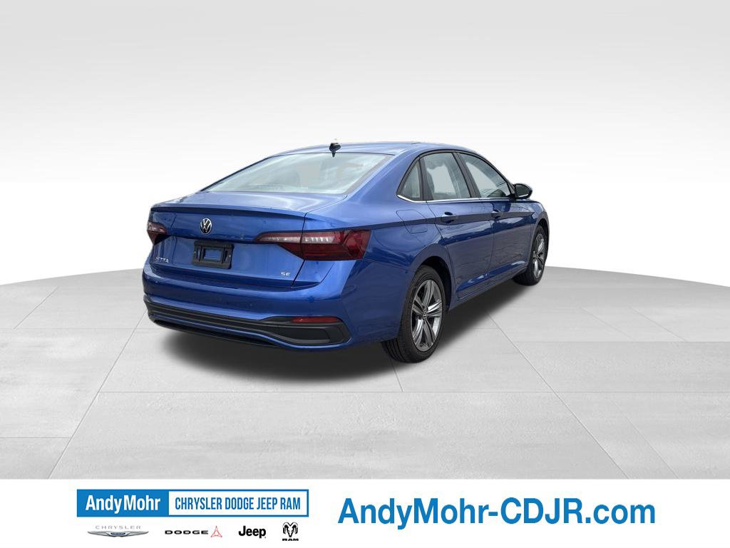 Used 2024 Volkswagen Jetta SE FWD image 7