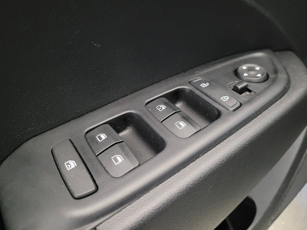 Used 2024 Hyundai Venue SEL FWD image 27
