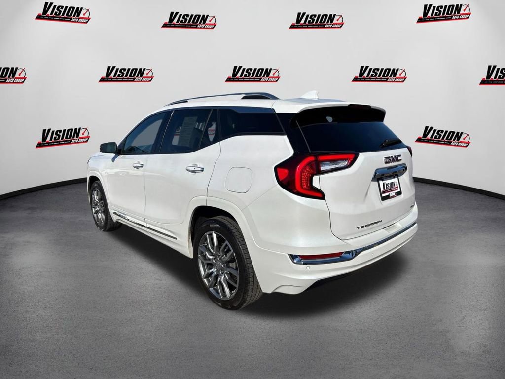 Used 2022 GMC Terrain Denali w/ Denali Premium Package AWD/4WD image 7