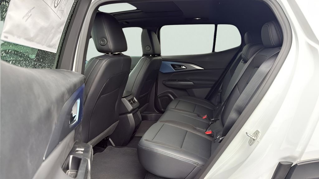 New 2026 Chevrolet Equinox EV LT AWD/4WD image 25