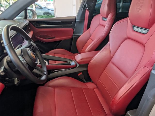 Used 2024 Porsche Macan 4 Electric image 6