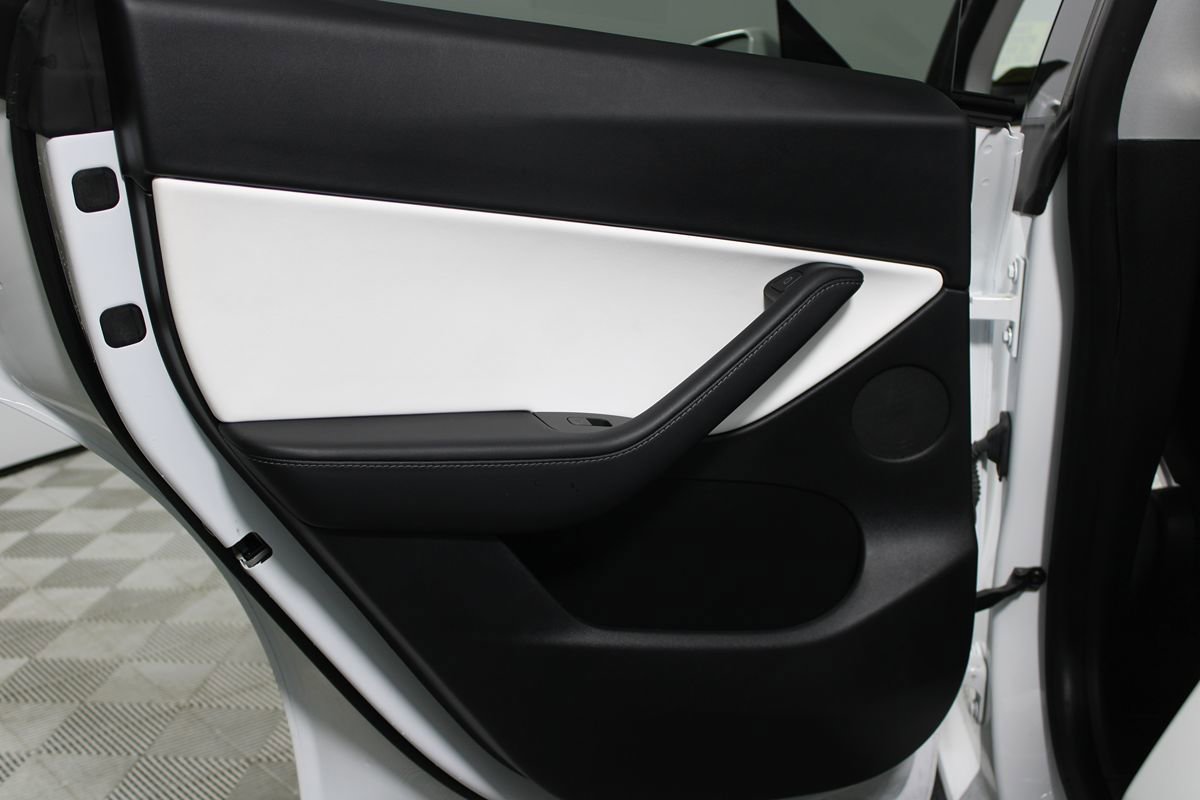Used 2021 Tesla Model Y Long Range AWD/4WD image 23