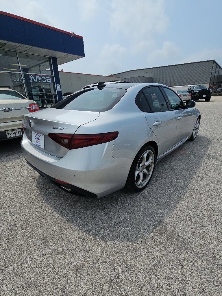 Used 2018 Alfa Romeo Giulia Ti Sport w/ Quick Order Package 22S Sport AWD/4WD image 7
